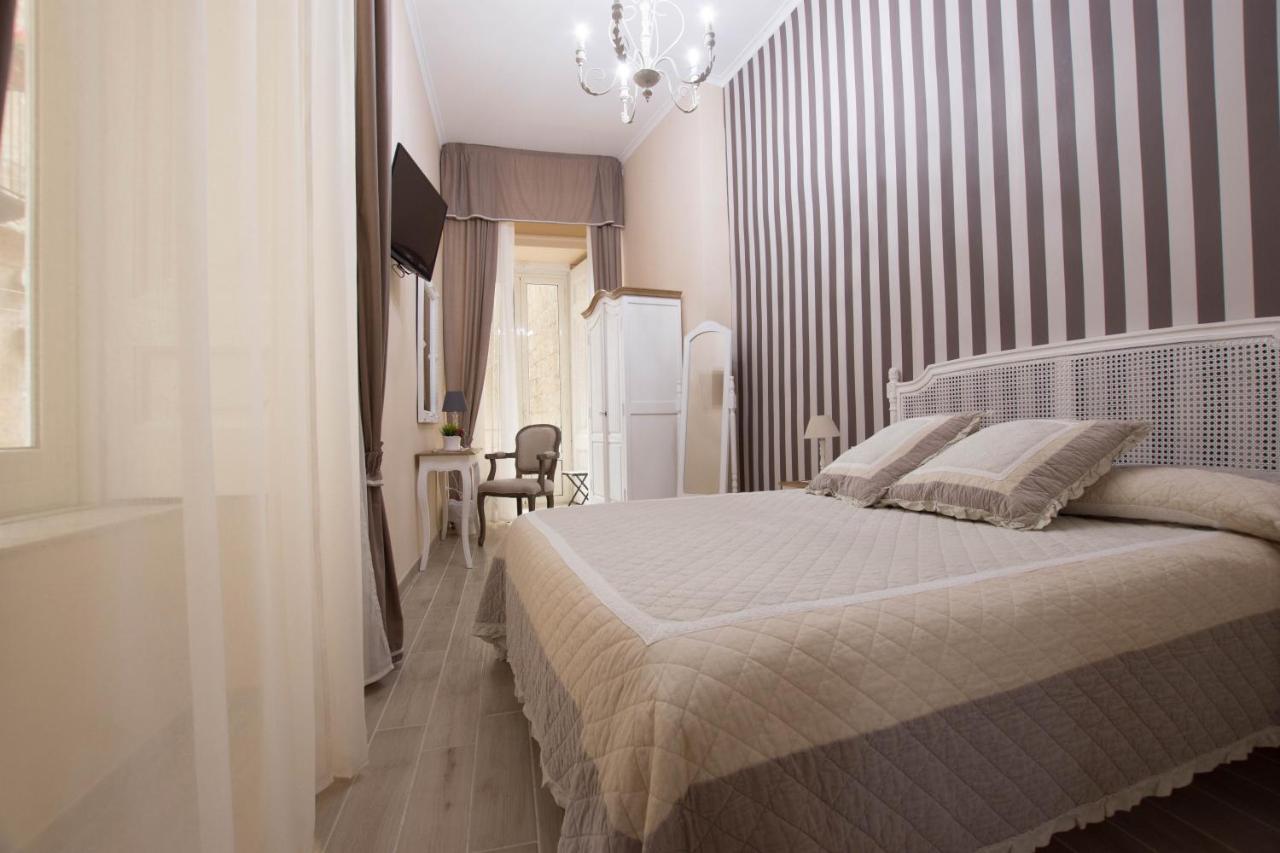 Rooms In San Domenico Maggiore 3 Napoli Exterior foto