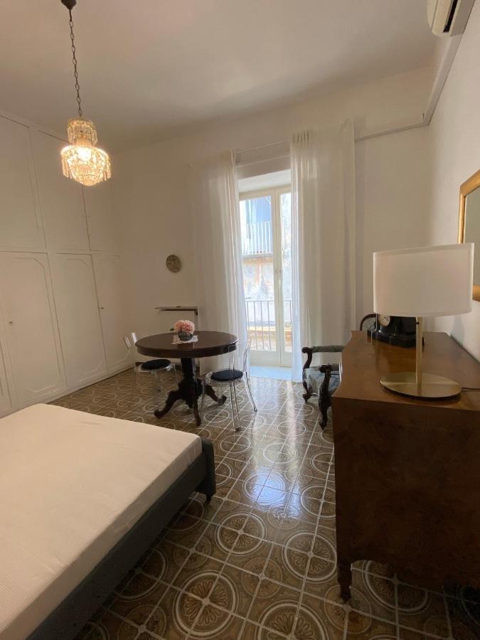 Rooms In San Domenico Maggiore 3 Napoli Exterior foto