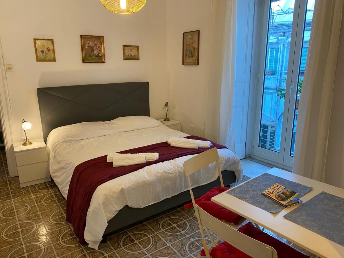 Rooms In San Domenico Maggiore 3 Napoli Exterior foto