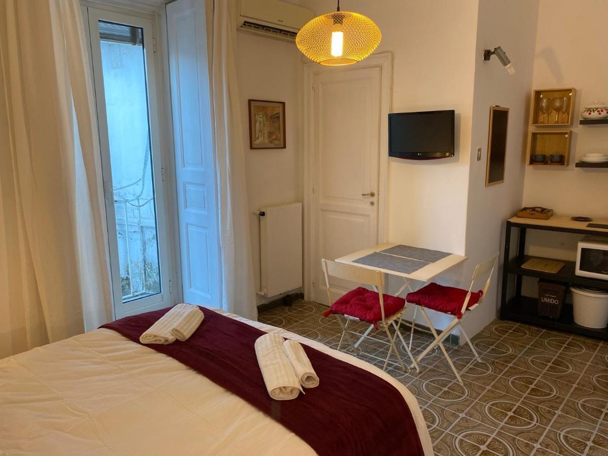 Rooms In San Domenico Maggiore 3 Napoli Exterior foto